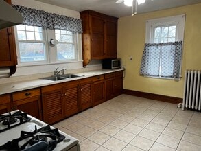 24 Lawncrest Rd in Danbury, CT - Building Photo - Building Photo