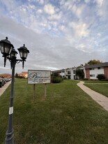 9112 W Dixon St in Milwaukee, WI - Building Photo