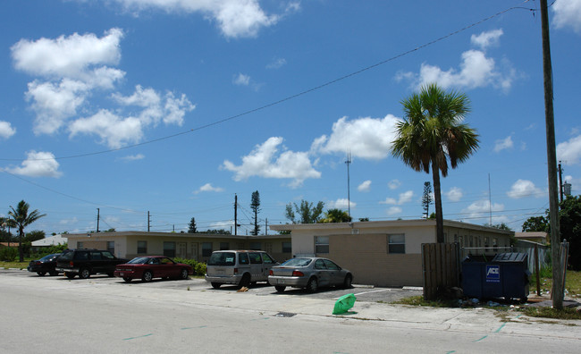 5624 Wiley St in Hollywood, FL - Building Photo - Building Photo