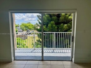 4810 NW 79th Ave in Doral, FL - Building Photo - Building Photo