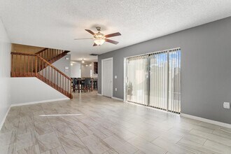 2410 24th Way in West Palm Beach, FL - Building Photo - Building Photo