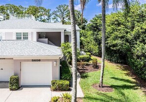 5658 Sheffield Greene Cir, Unit 66-17 in Sarasota, FL - Building Photo
