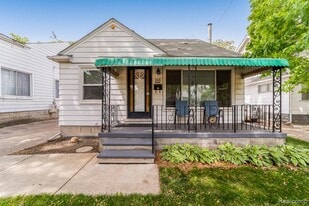 305 E Granet Ave in Hazel Park, MI - Building Photo