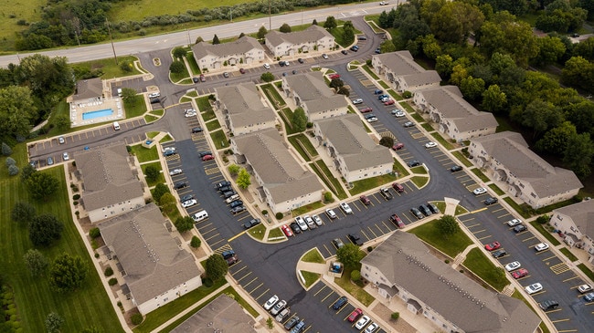 Lake Pointe Apartments in Springfield, IL - Foto de edificio - Building Photo