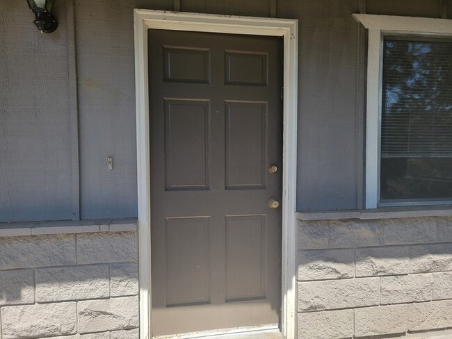 400 NW Elm St in Grants Pass, OR - Building Photo - Building Photo