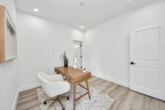 7727 Hammerly Blvd in Houston, TX - Building Photo - Building Photo