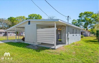 3501 E McBerry St in Tampa, FL - Building Photo - Building Photo