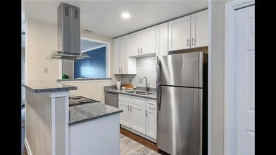 1408 Summit St in College Station, TX - Building Photo - Building Photo