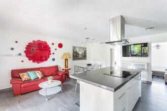 8514 SW 103rd Ave in Miami, FL - Building Photo - Building Photo