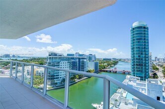 5900 Collins Ave, Unit 1580 in Miami Beach, FL - Foto de edificio - Building Photo