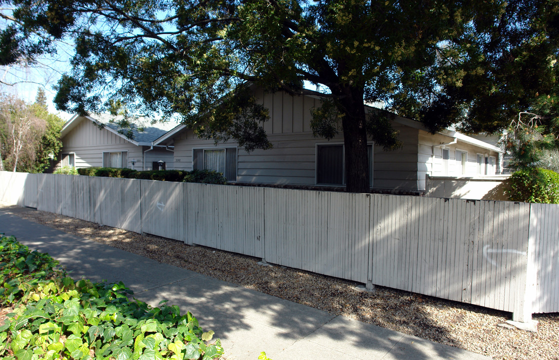 3285 Alma St in Palo Alto, CA - Building Photo