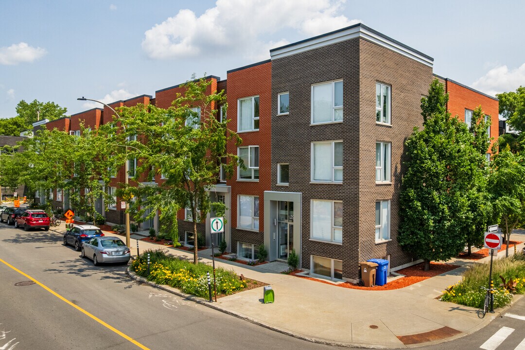 2916-2928 De Rouen Rue in Montréal, QC - Building Photo