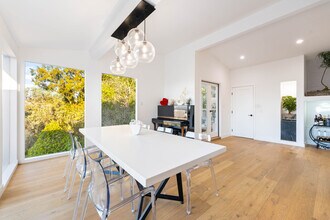 3541 Multiview Dr in Los Angeles, CA - Building Photo - Building Photo