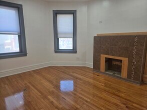 1019 N Trumbull Ave in Chicago, IL - Building Photo - Building Photo