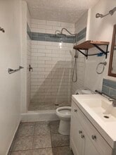 621 Edith Blvd SE, Unit B in Albuquerque, NM - Building Photo - Building Photo