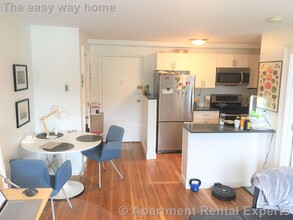 134 Summer St, Unit #35 in Malden, MA - Foto de edificio - Building Photo