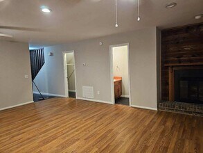 114 College Heights Blvd in Clemson, SC - Foto de edificio - Building Photo