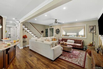 110 Topland Rd in White Plains, NY - Building Photo - Building Photo