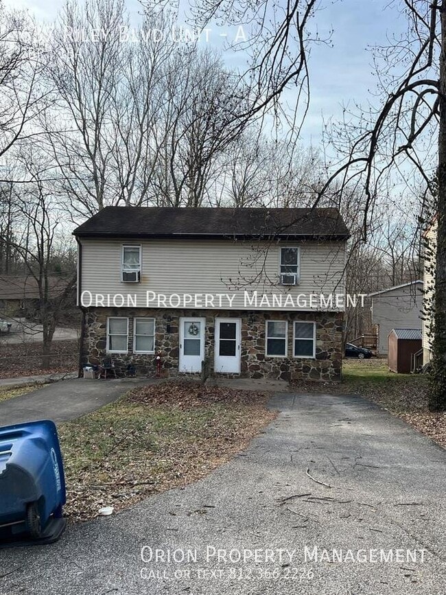 637 Riley Blvd in Bedford, IN - Building Photo - Building Photo