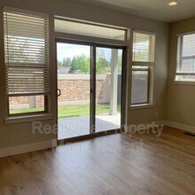 63105 NW Via Cambria in Bend, OR - Building Photo - Building Photo