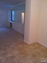 3071 Edwin Ave-Unit -2D in Fort Lee, NJ - Building Photo - Building Photo
