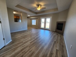 209 W Wade St in Republic, MO - Building Photo - Building Photo