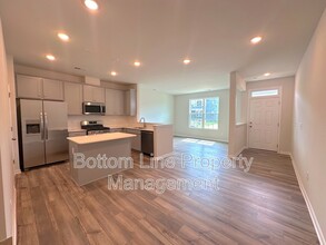 4475 Potters Wheel Dr in Fort Mill, SC - Building Photo - Building Photo