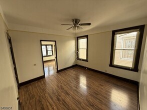 98 Yale Ave in Jersey City, NJ - Building Photo - Building Photo