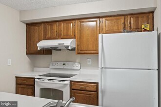 902 Aspen Dr in Plainsboro, NJ - Building Photo - Building Photo