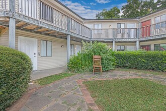 3801 SW Triana Blvd in Huntsville, AL - Building Photo - Building Photo