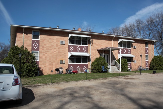 Alexander Apartments in Hutchinson, MN - Foto de edificio - Building Photo