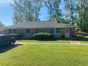 Creekside Apartments in Selma, AL - Foto de edificio - Building Photo