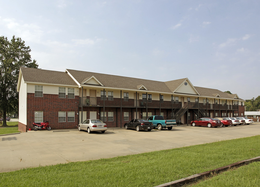 1201 W College St in Beebe, AR - Foto de edificio