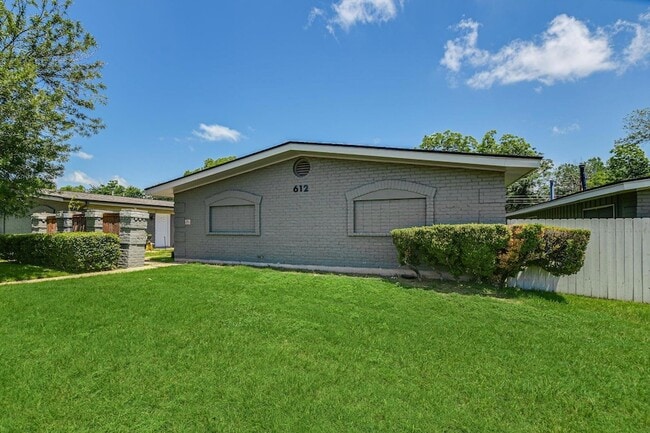property at 612 W 51st St
