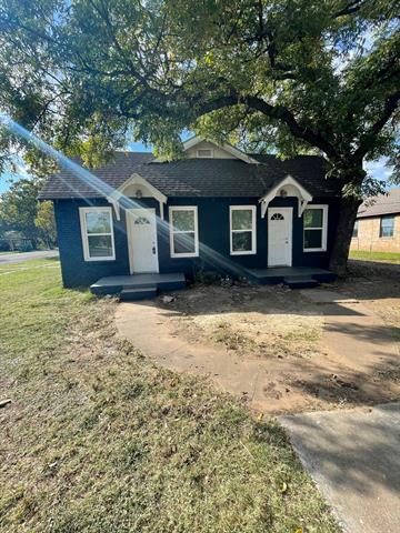 518 S Nueces St in Coleman, TX - Building Photo