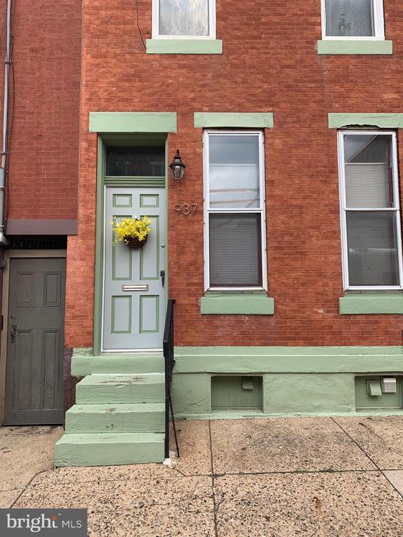 property at 937 N 4th St