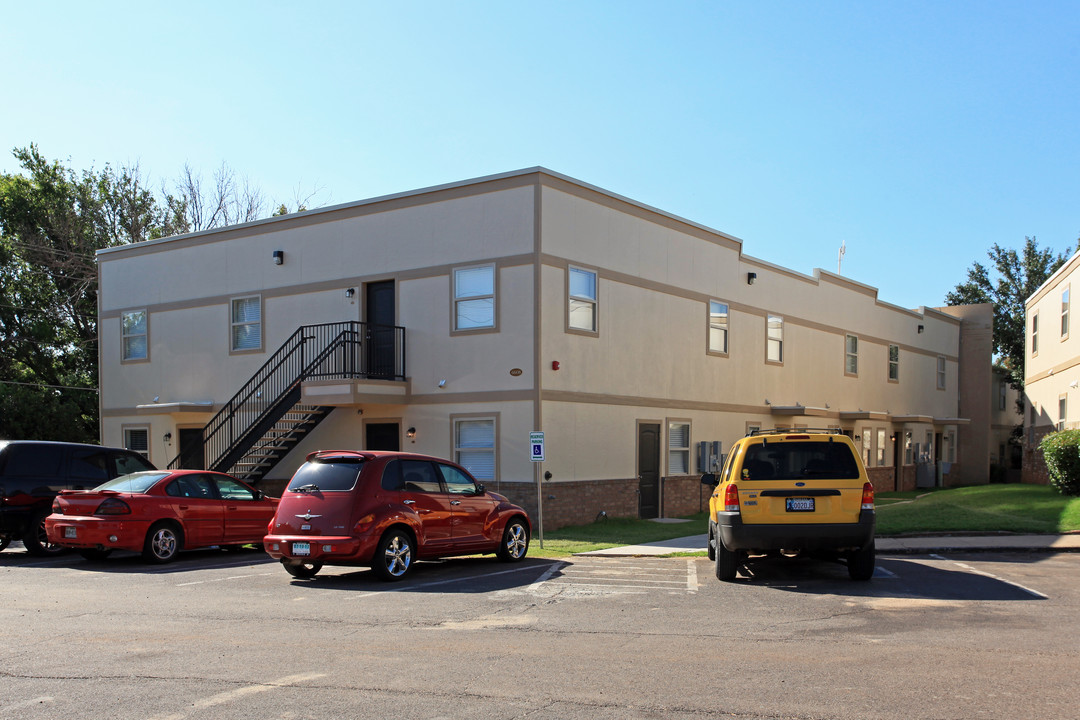 Pine Ridge Condominiums in Oklahoma City, OK - Building Photo