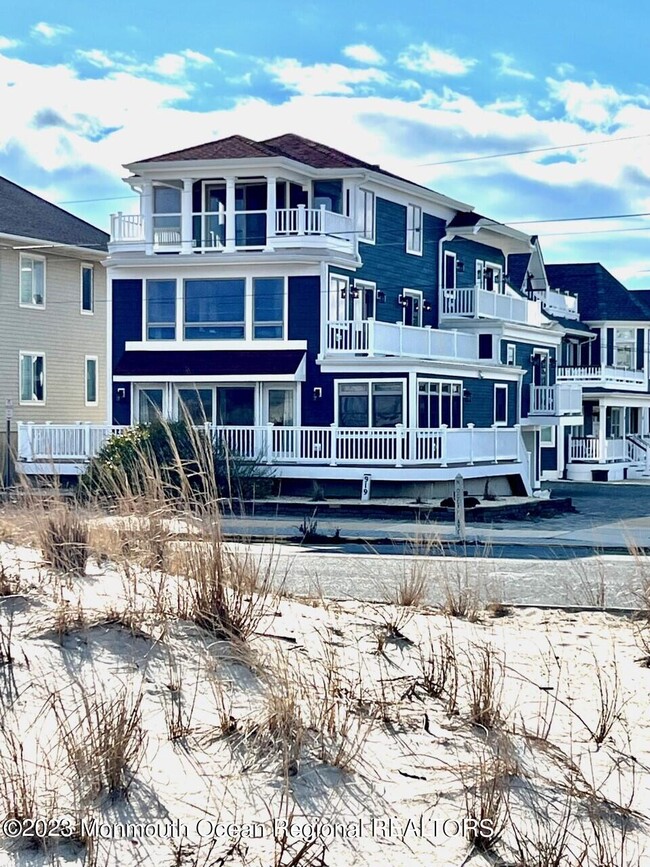 919 N Ocean Ave in Seaside Park, NJ - Foto de edificio - Building Photo