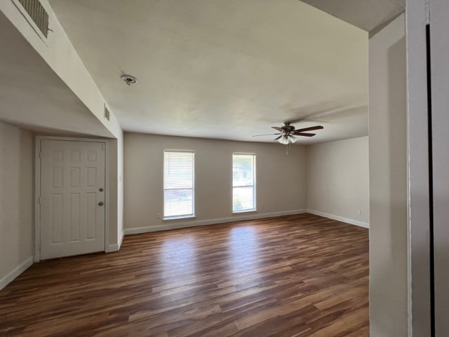 1505 Larchmont Dr in Plano, TX - Building Photo - Building Photo