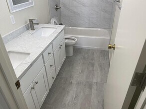 3335 Los Prados St in San Mateo, CA - Building Photo - Building Photo