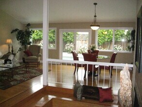 726 Rustic Ln in Mountain View, CA - Building Photo - Building Photo