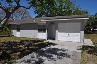 1743 Ave C NE in Winter Haven, FL - Building Photo