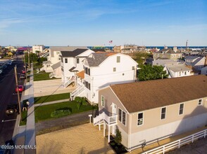 28 Central Ave in Point Pleasant Beach, NJ - Building Photo - Building Photo