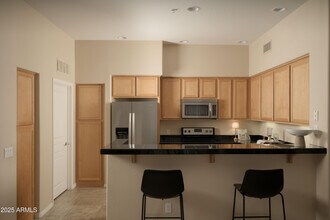 2989 N 44th St in Phoenix, AZ - Building Photo - Building Photo