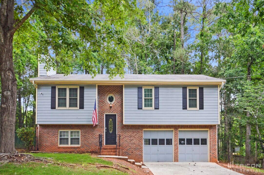 1508 Hillside Dr SE in Conyers, GA - Building Photo