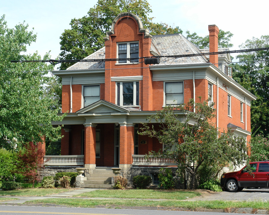 820 W 3rd St in Williamsport, PA - Foto de edificio