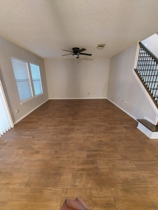 426 Diver Point in San Antonio, TX - Building Photo