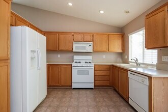 115 Trout Creek Ct in Las Vegas, NV - Building Photo - Building Photo