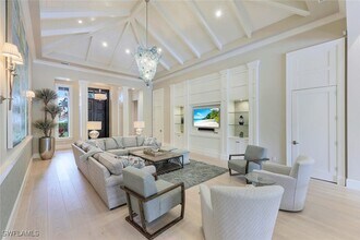 425 Harbour Dr in Naples, FL - Building Photo - Building Photo