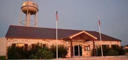 116 Maywood Ln in Jarrell, TX - Foto de edificio - Building Photo